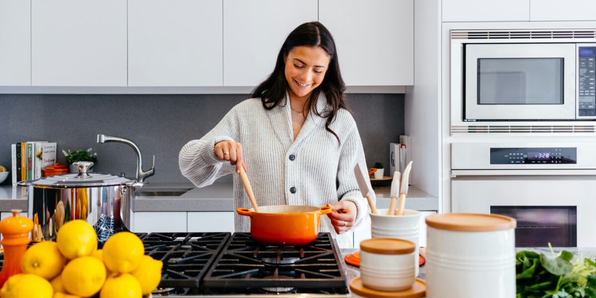 Recipes and Community: How Women's Cooking Platforms Are Changing the Game