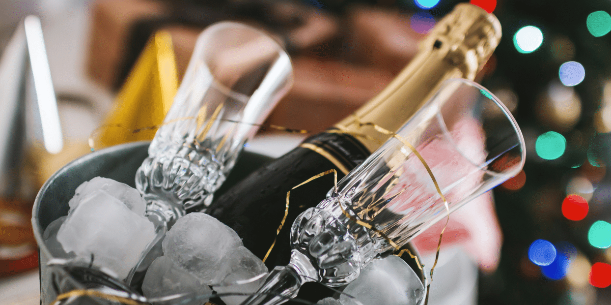 8 Essential Tips for Hosting a NYE Party at Your House