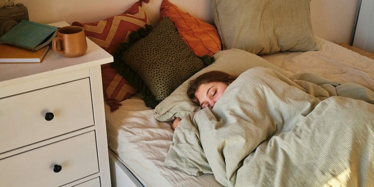The Hidden Dangers of Oversleeping and How to Find Balance