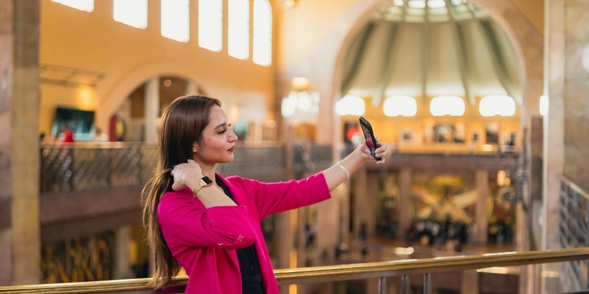 The Role of AI in Sculpting Modern Beauty Standards