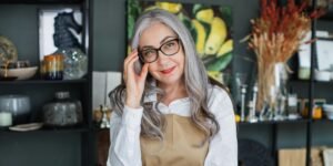 Choosing to Embrace Gray Hair Without Stress