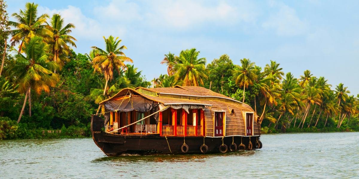 A Complete Guide to Choosing the Ideal South India Tour Package