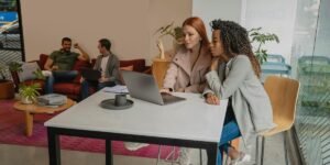 Women in Tech and Finance Face Rising AI Job Risks