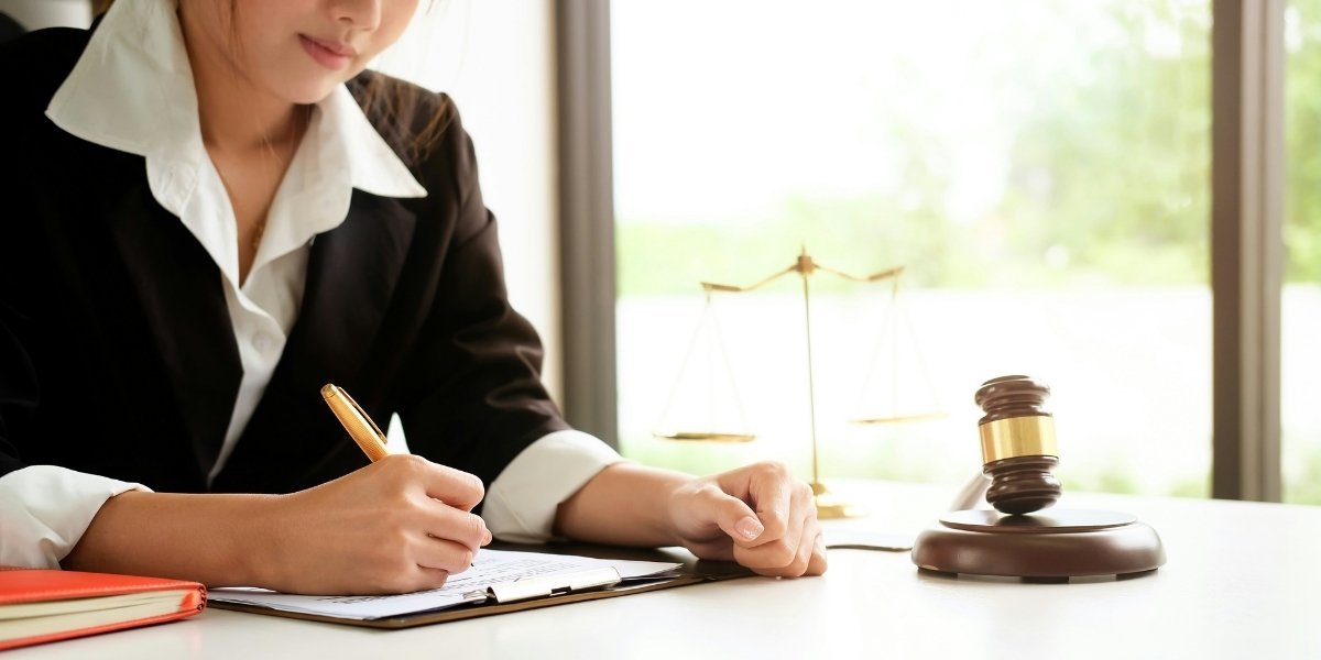 Study Finds Women Lawyers Report Higher Stress and Anxiety