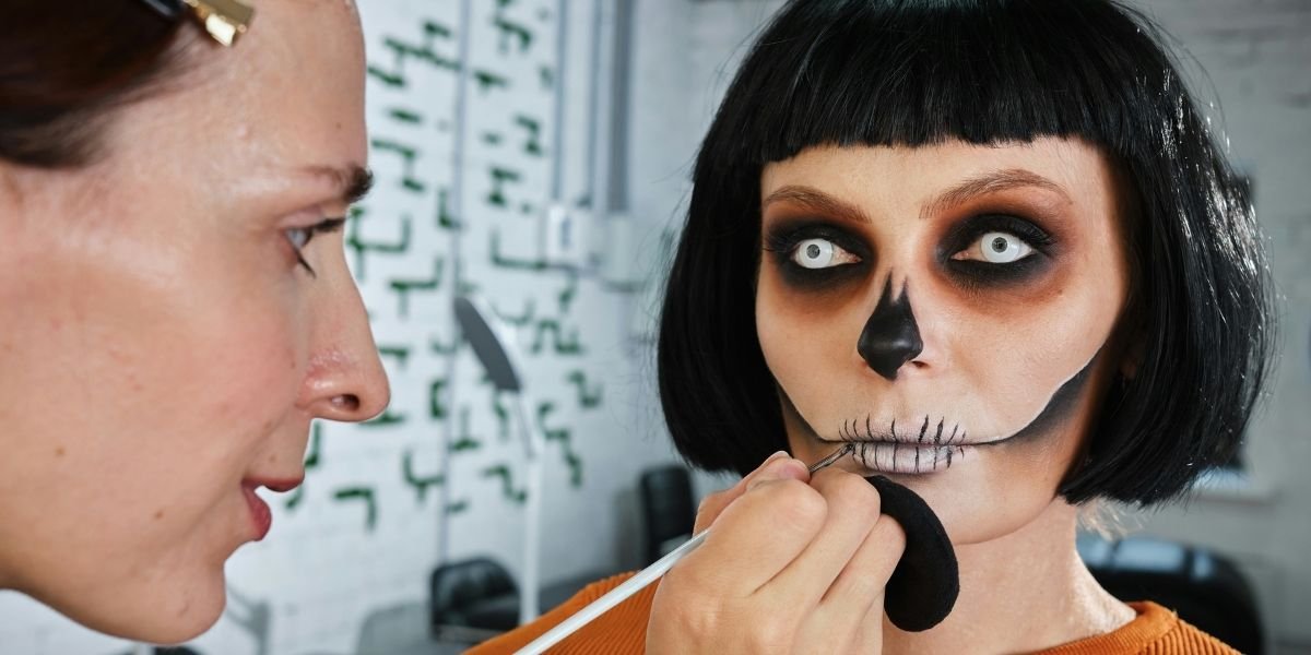 Halloween Makeup Tips Experts Flag Skin and Eye Risks
