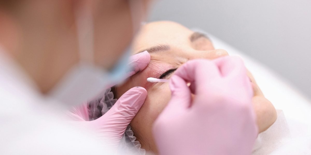 Why Eyelid Lifts Are Rising in Popularity for Women Under 40